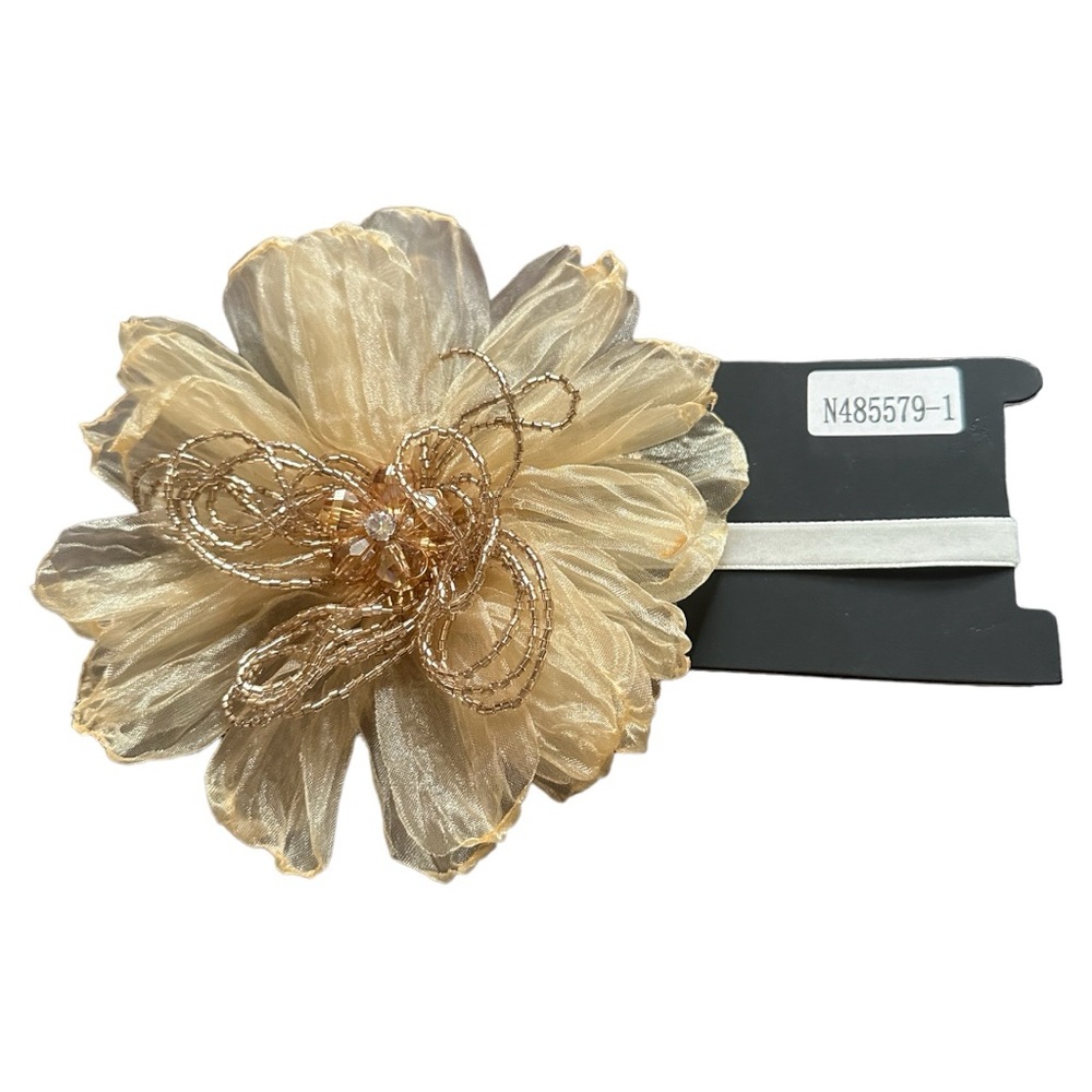 nOir Jewelry Flower Choker